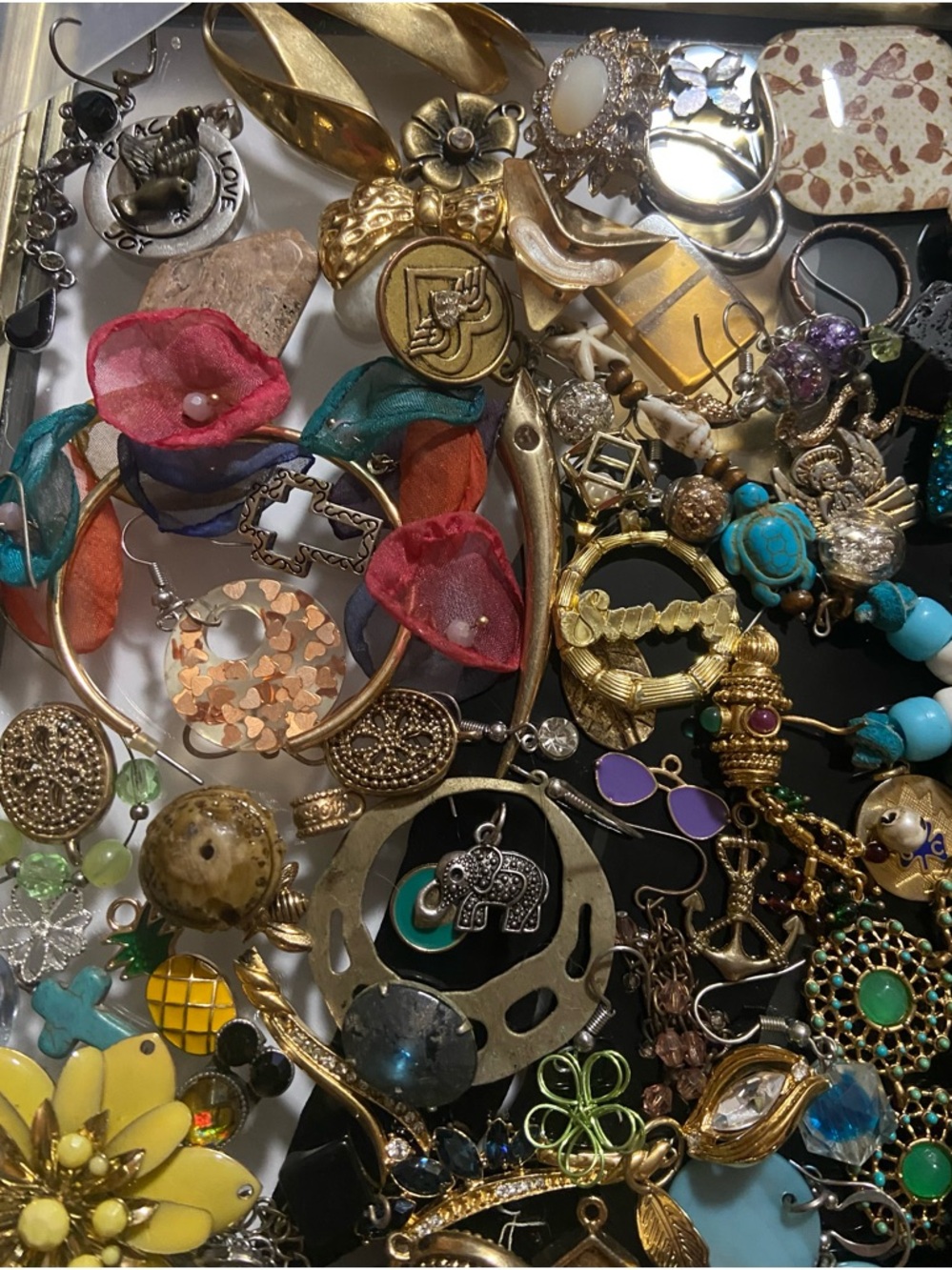 Junk/Craft/Broken Jewelry/ Single Earring/ Unsearched/ Lot View 6